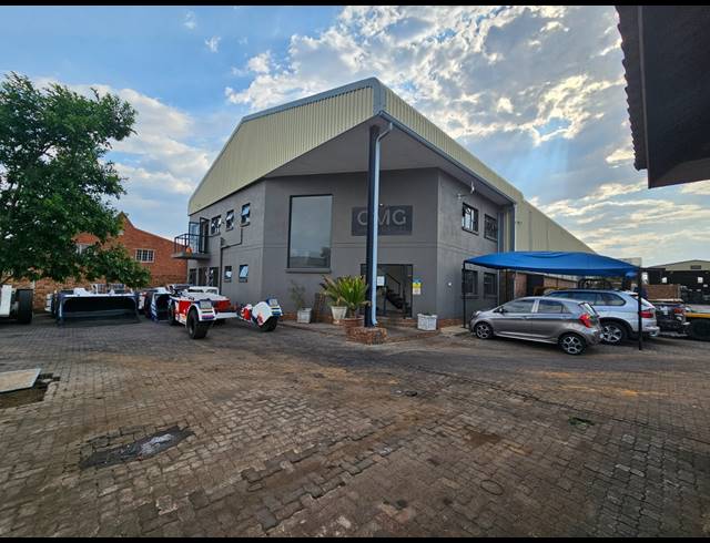 3,500M² FACTORY FOR SALE IN ANDERBOLT